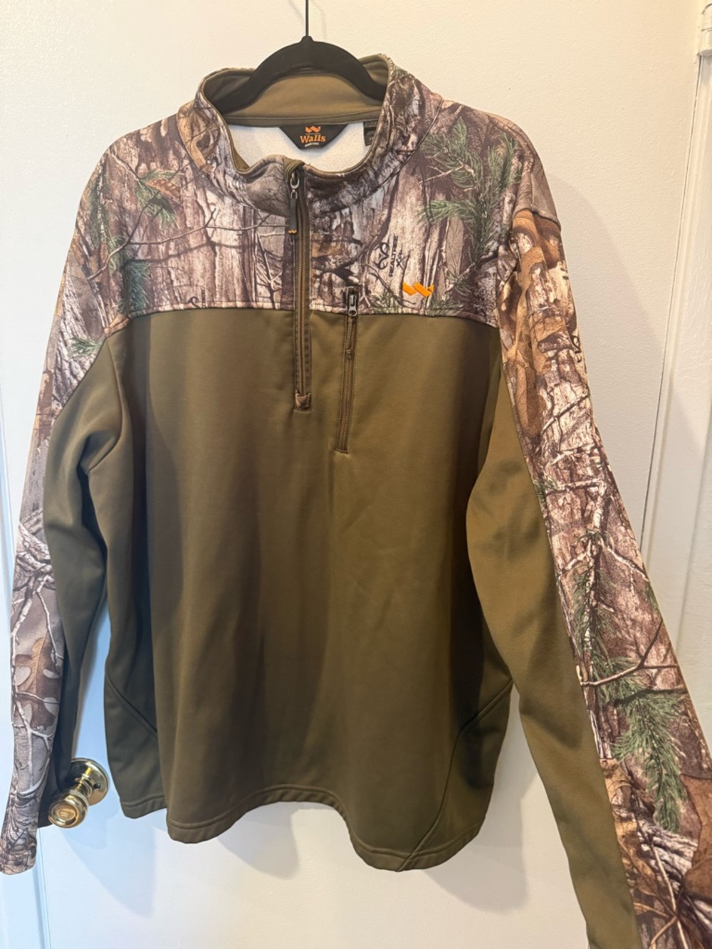 Realtree Xtra Walls Olive Green Camo Quarter-Zip Pullover